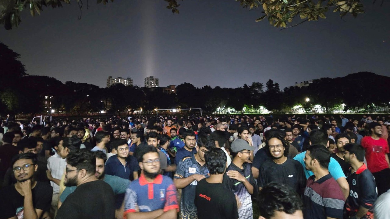 মধ্যরাতে উত্তাল বুয়েট, সাময়িক বহিষ্কৃত এক শিক্ষার্থী